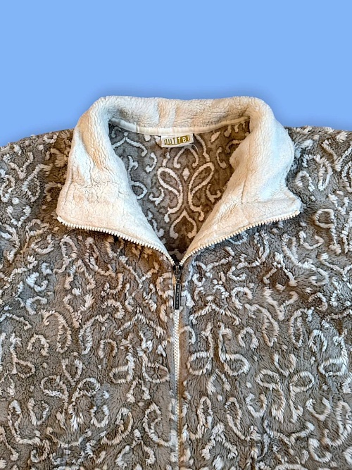 Флис жилетка с узорами  